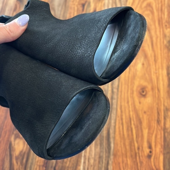 Eileen Fisher Iris Black Tumbled Nubuck Heeled Cut Out Sandal Size 8.5 - Picture 12 of 12
